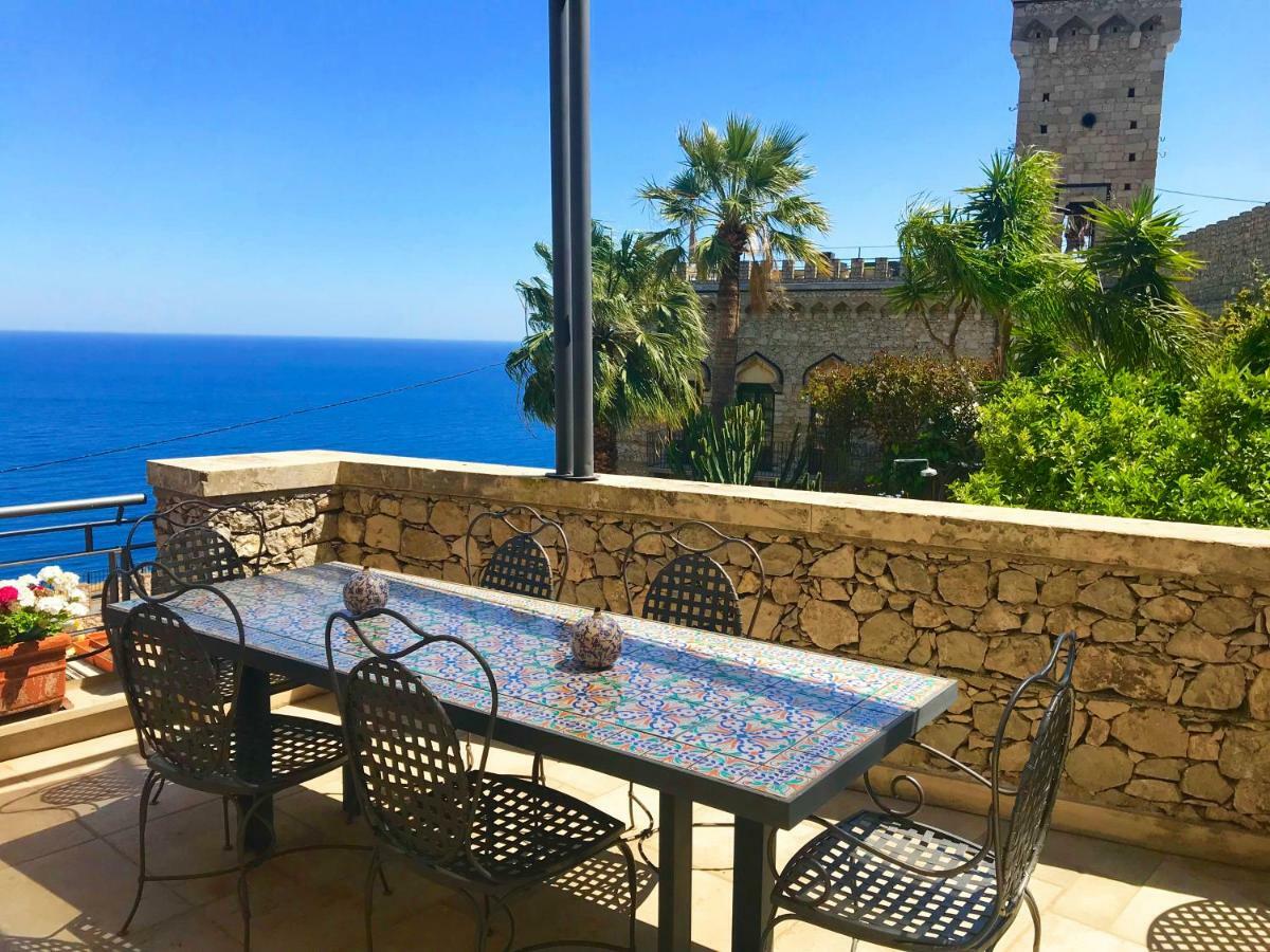 Villa Eleonora Isola Bella Sea View Small Pool + Jacuzzi Taormina Eksteriør bilde